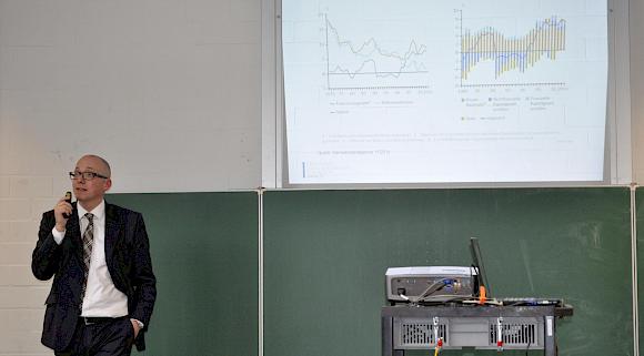 Bundeszentralbanker Bertoli zu Gast an unserer Schule
